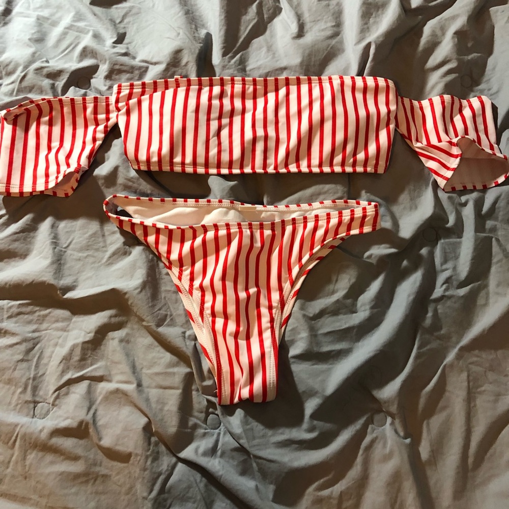 Top and bottom bikini set